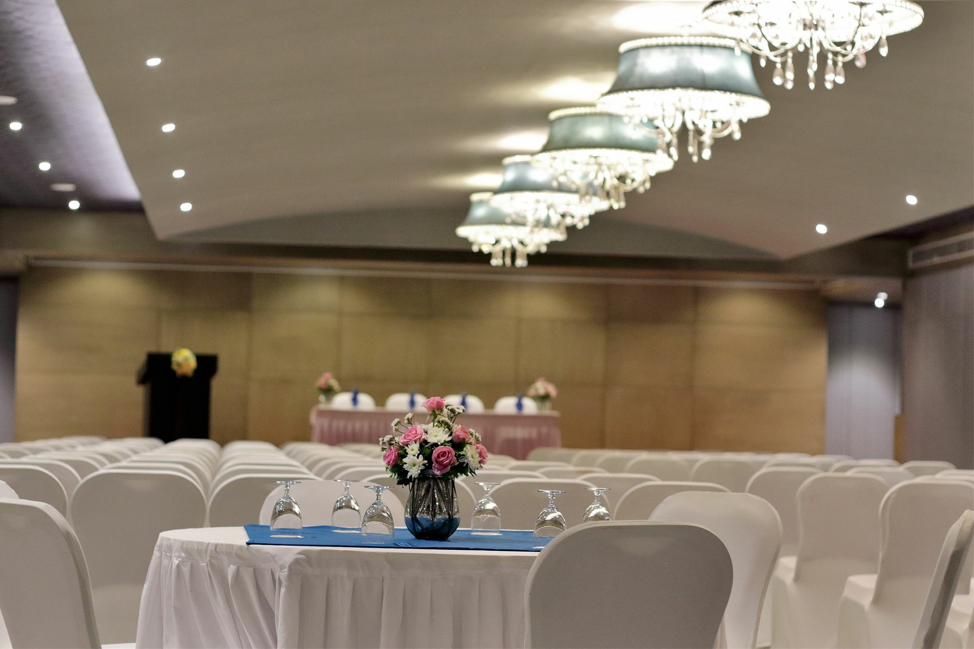 होटल The Baroda Residency